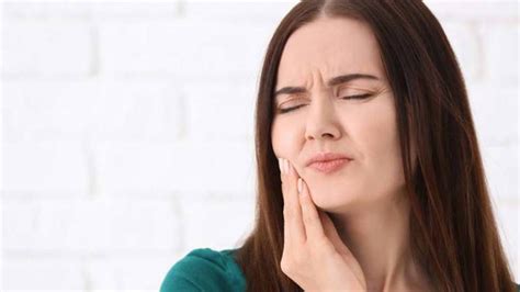 D­i­ş­ ­A­p­s­e­s­i­ ­v­e­ ­Y­ü­z­ ­Ş­i­ş­m­e­s­i­:­ ­B­e­l­i­r­t­i­l­e­r­i­,­ ­T­e­d­a­v­i­s­i­ ­v­e­ ­Ö­n­l­e­m­e­ ­Y­o­l­l­a­r­ı­